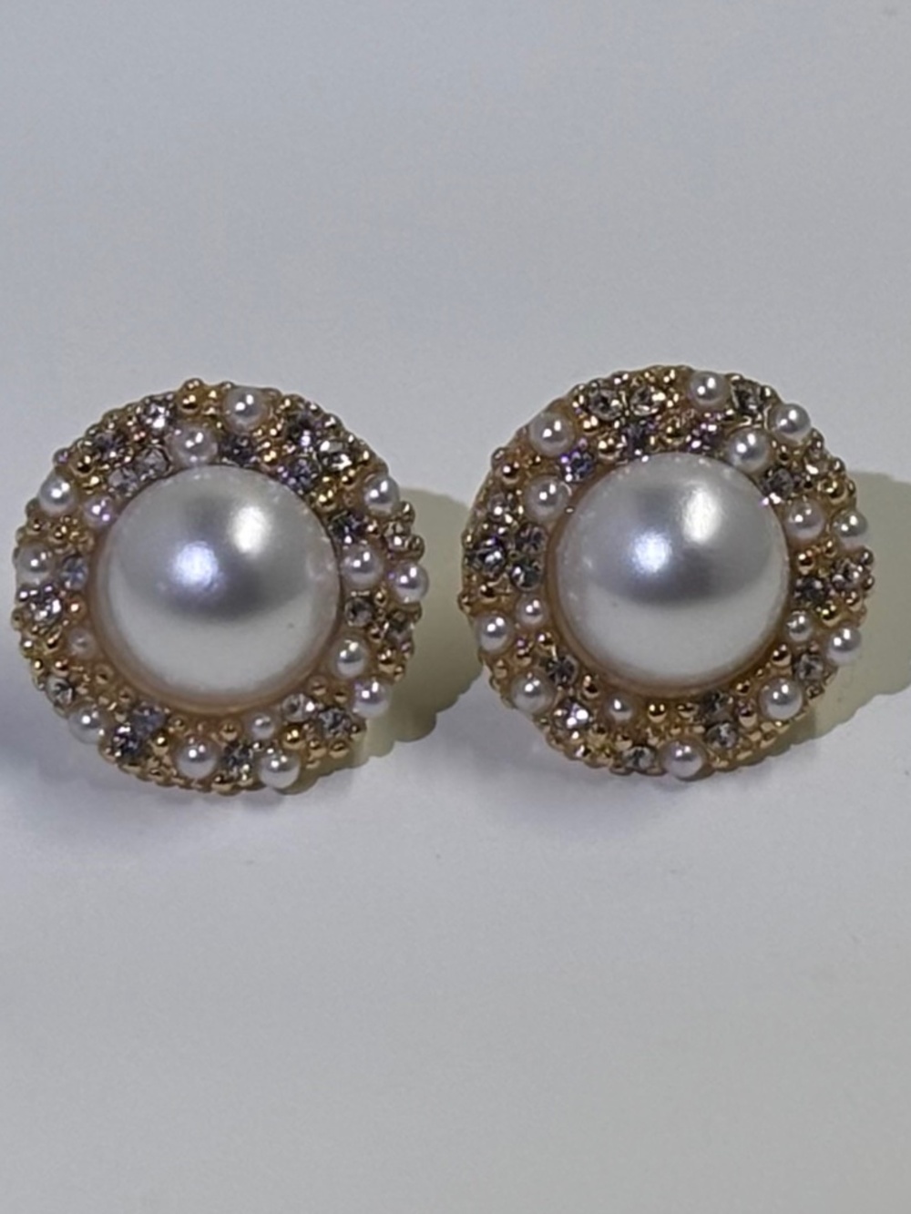 Vintage-Inspired Gold tone stud earrings